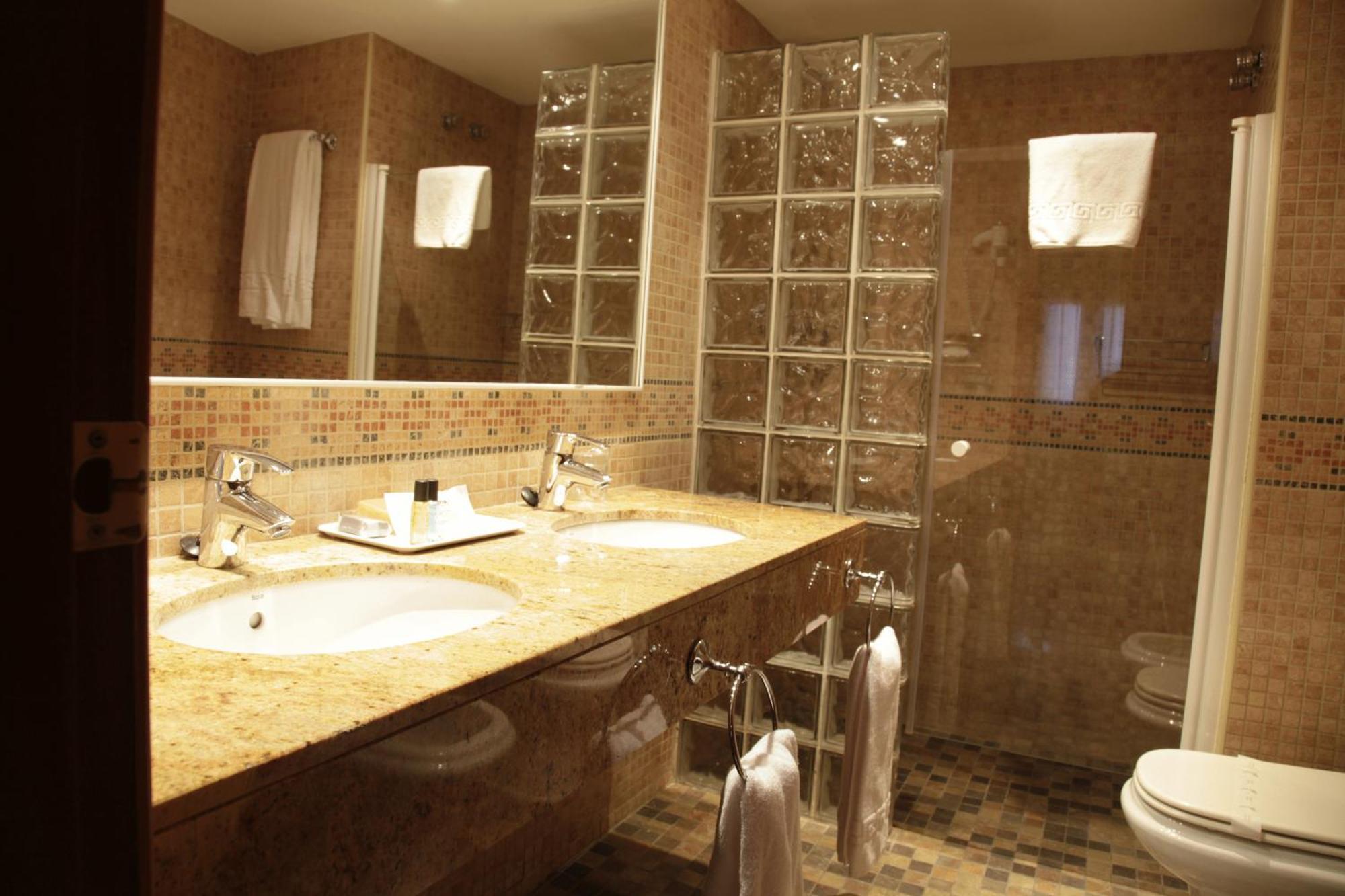 Hotel Iris Granollers Esterno foto